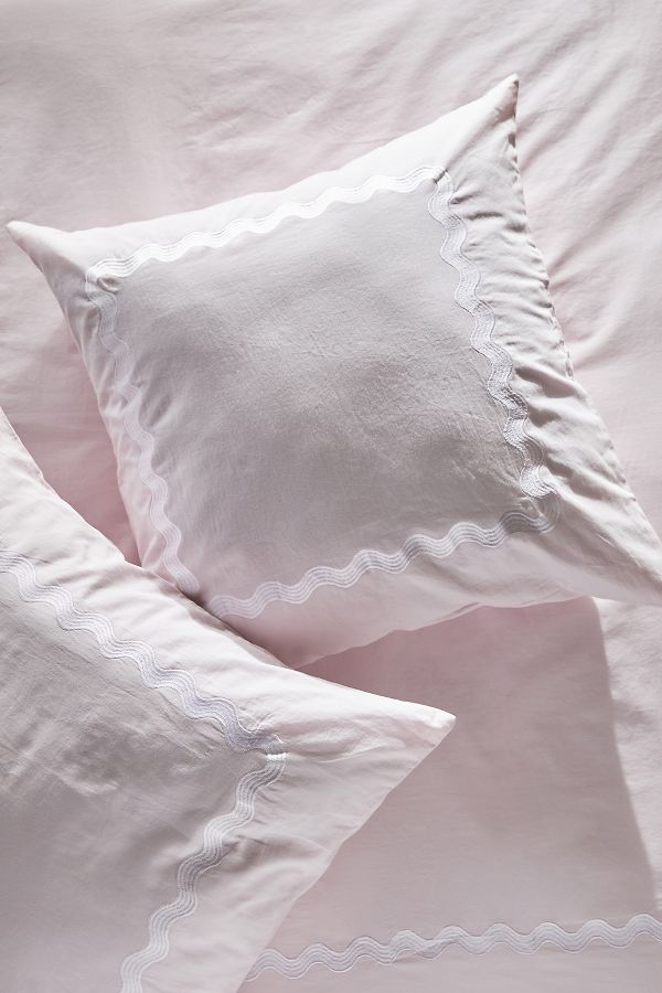 Slide View: 1: Maeve Scallop Organic Sateen Euro Sham