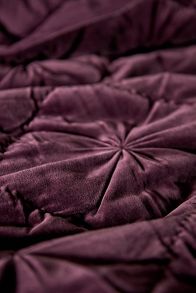 Slide View: 3: Trova Velvet Quilt