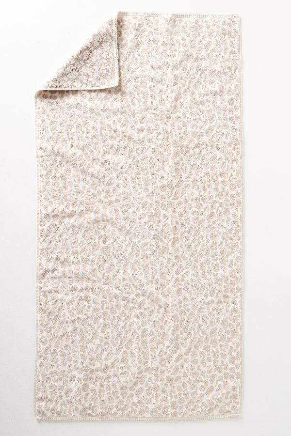 Slide View: 3: Lola Leopard Bath Towel Collection