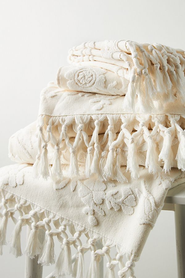 Slide View: 2: Arcadia Towel Collection