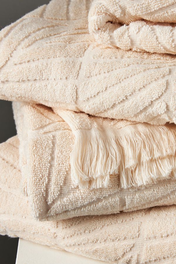 Slide View: 4: Slowtide Kalo Bath Towel Collection