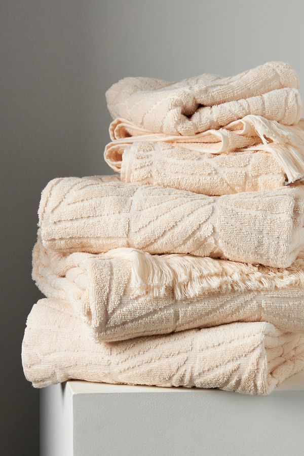 Slide View: 3: Slowtide Kalo Bath Towel Collection