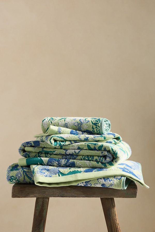 Slide View: 3: Lillian Cotton Bath Towel Collection