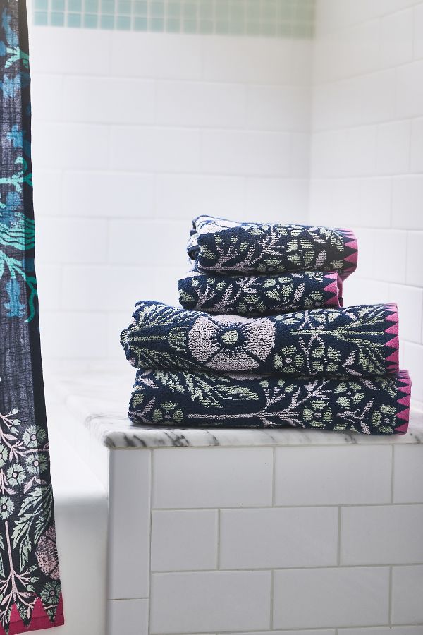 Slide View: 1: Ellen Merchant Bath Towel Collection