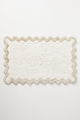 Ernestine Scalloped Bath Mat