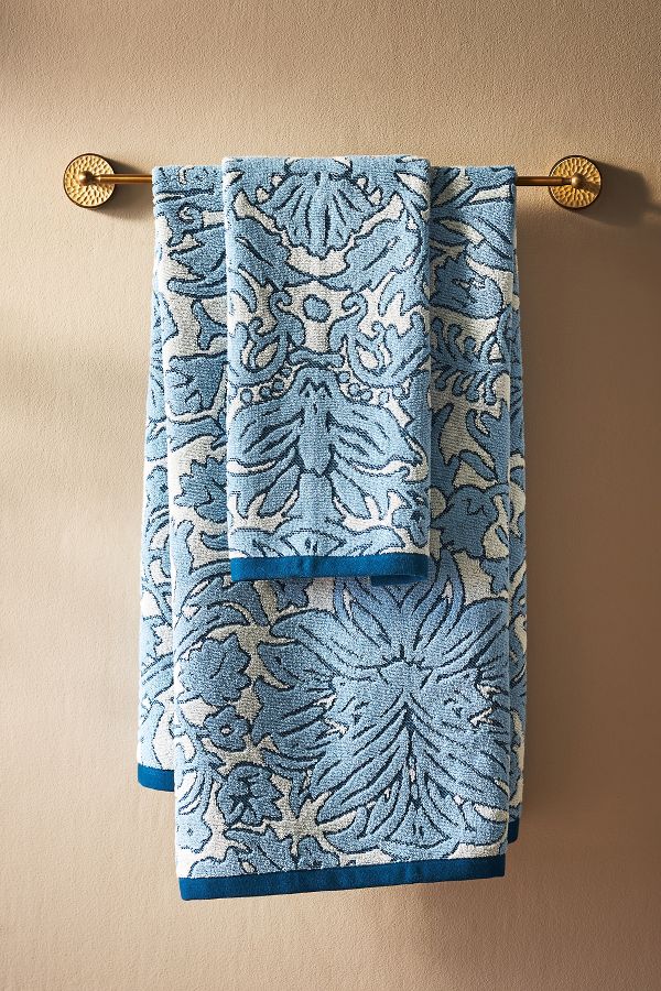 Slide View: 1: Devon Floral Cotton Towel Collection