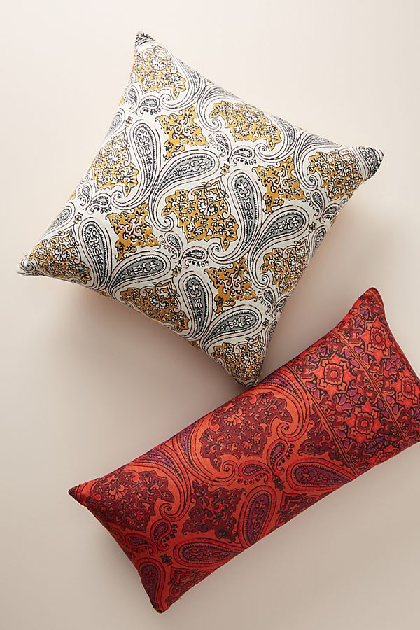 Slide View: 4: Helena Pillow