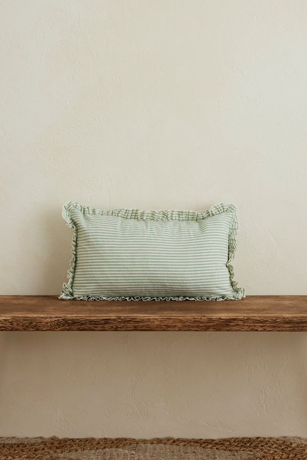 Vista de diapositivas: 1: Ellenvale Interiors Sage Stripe Cushion