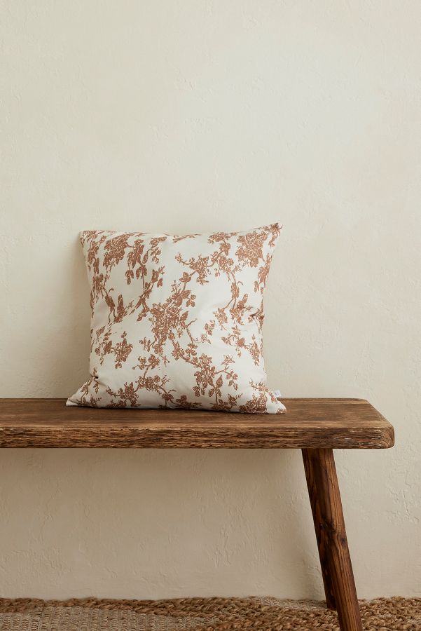 Vista diapositiva: 1: Ellenvale Interiors Aria Rust Floral Cushion