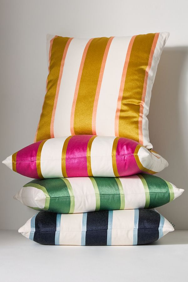 Slide View: 1: Sutton Cotton Printed Pillow