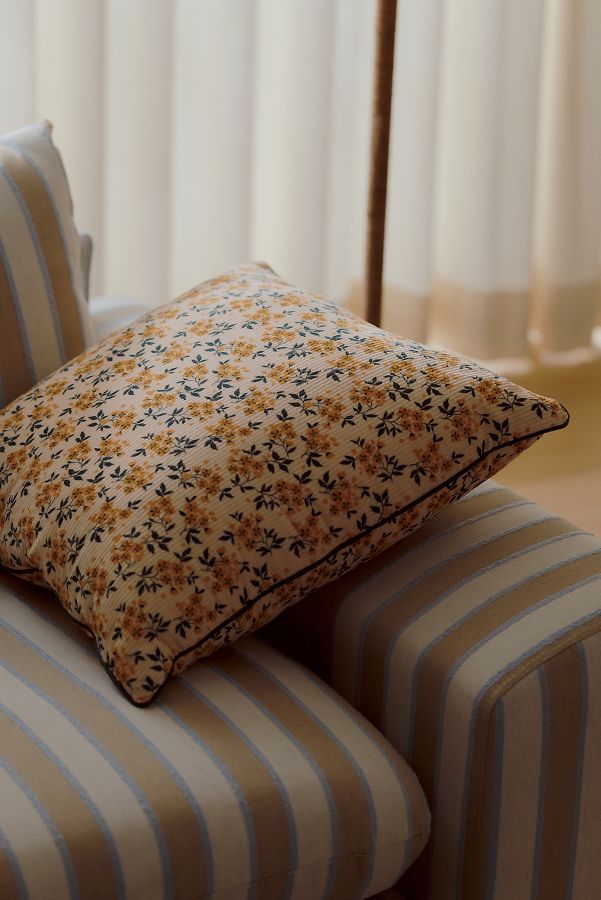 Slide View: 2: Vera Cotton Floral Printed Pillow