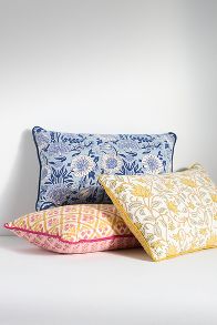 Slide View: 3: Cotton Mix Print Floral Pillow