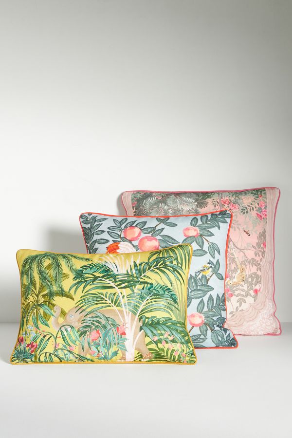 Vista diapositiva: 2: Priyanka Printed Linen-Blend Cushion