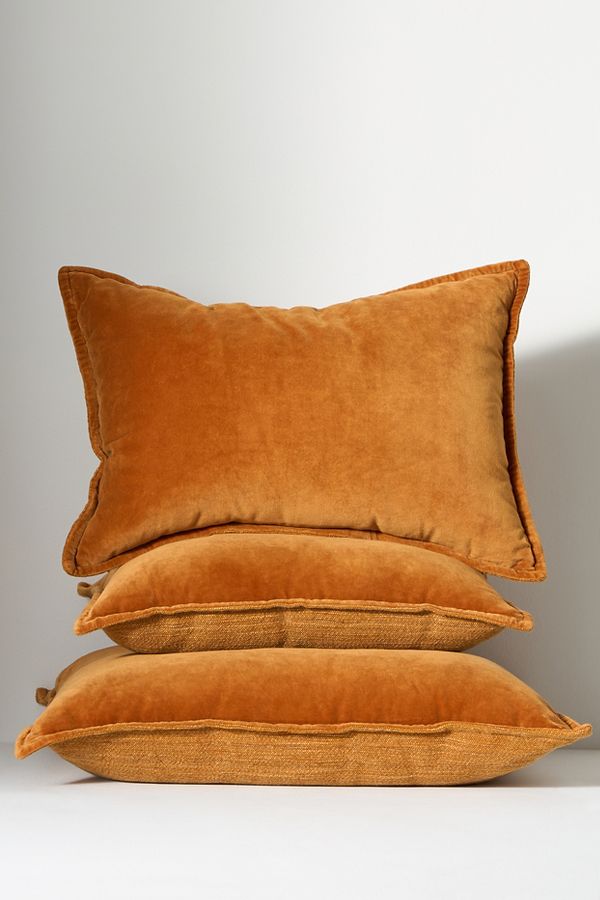 Vista de diapositivas: 2: Velvet Trova Cushion