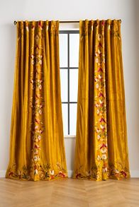 Slide View: 1: Fiori Blackout Curtain