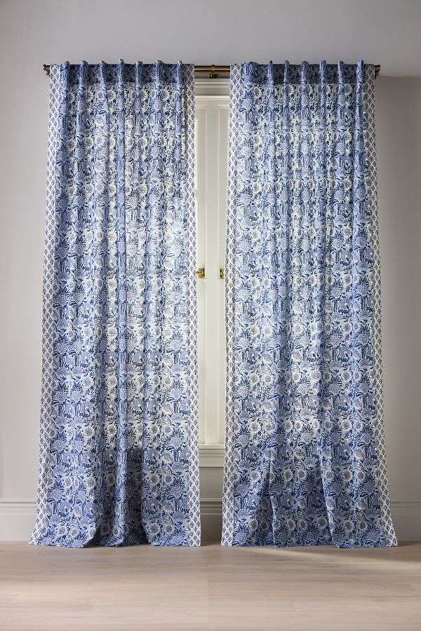 Slide View: 1: Cotton Mix Print Floral Curtain