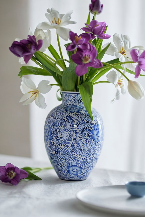 Slide View: 2: Chinoiserie Vase