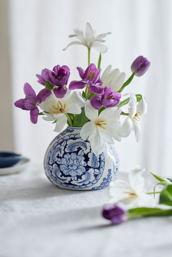 Slide View: 3: Chinoiserie Vase