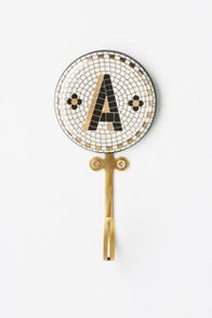 Vista de diapositivas: 1: Bistro Tile Monogram Hook