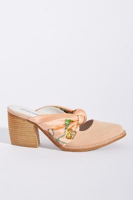 Jeffrey Campbell Cyrus 2024 www.levitan