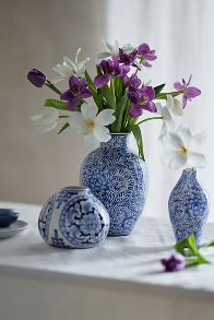 Slide View: 4: Chinoiserie Bud Vase