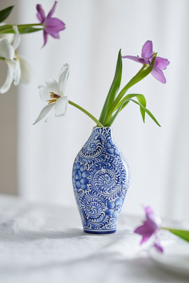 Slide View: 3: Chinoiserie Bud Vase