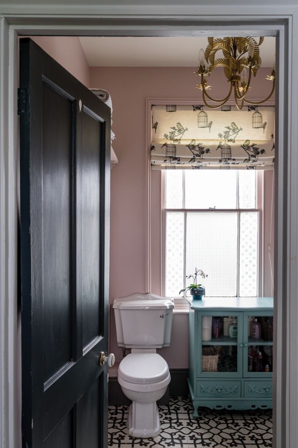 Slide View: 2: Calamine No.230 - 100ml Sample Pot. 10 Romantic Tranquil Pink Paint Colors & Pretty Finds! #paintcolors #pinkpaint #interiordesign #calamine #farrowandball