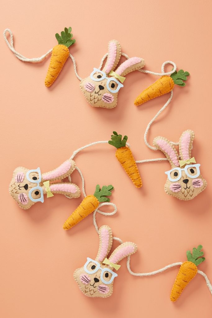 Bunny Tail & Carrot Garland