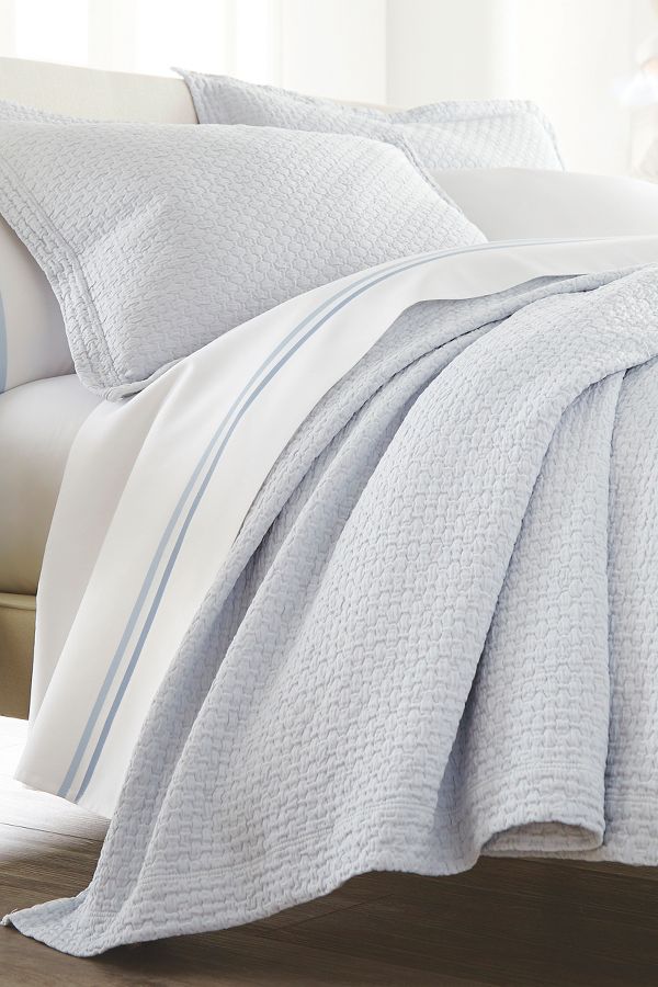 Slide View: 1: Peacock Alley Juliet Matelassé Lightweight Coverlet