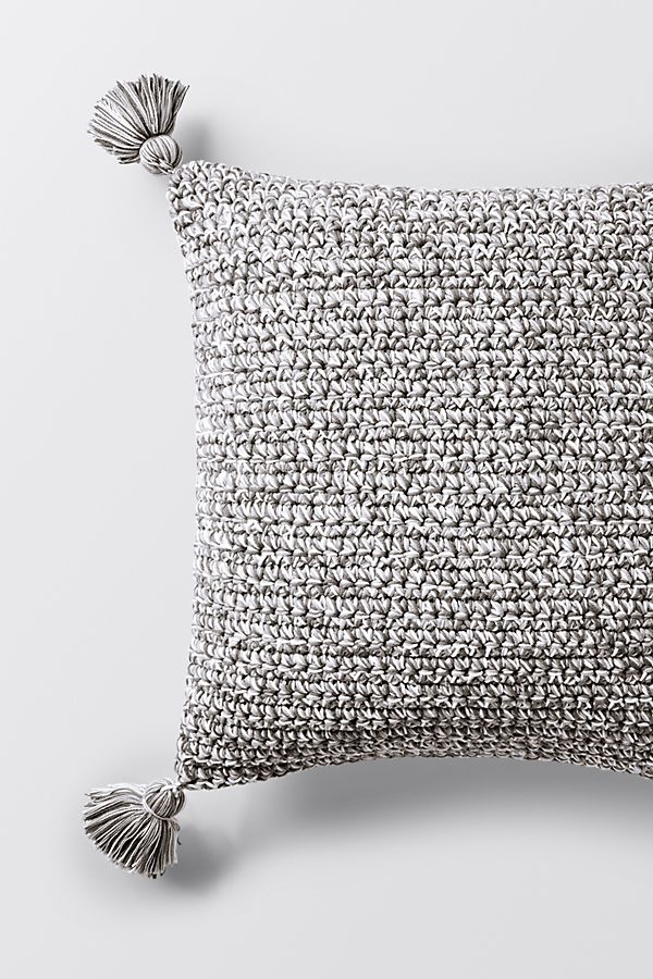 Slide View: 1: Coyuchi Woven Tassel Organic Dec Pillow Cover