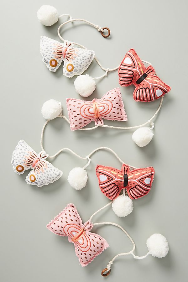 Slide View: 1: Tara Lilly Butterfly Garland