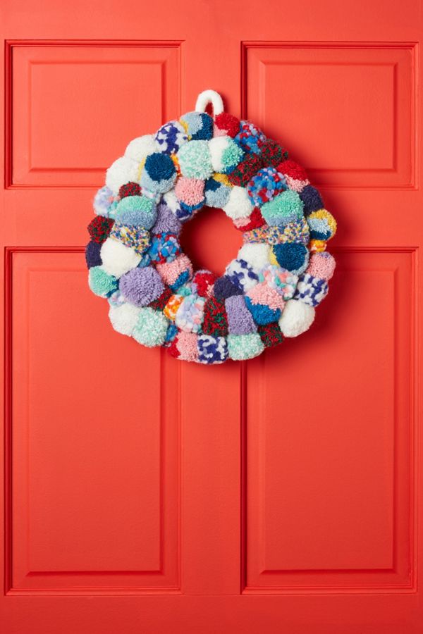 Slide View: 1: Pom Bonanza Wreath