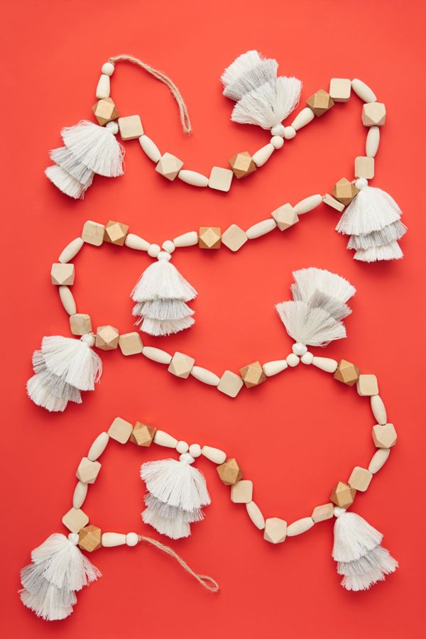 Slide View: 1: Tasseled Wooden Bead Garland