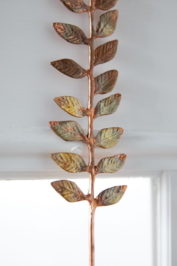 Slide View: 5: Brass Leaf Wreath Hanger