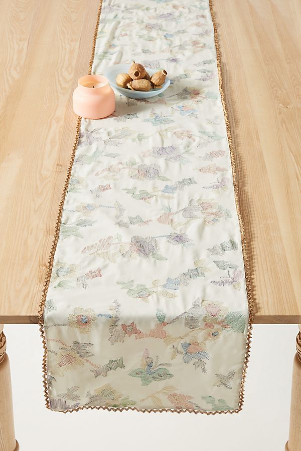 Slide View: 1: Gala Table Runner