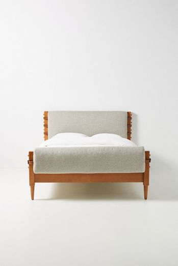 Rhys Bed