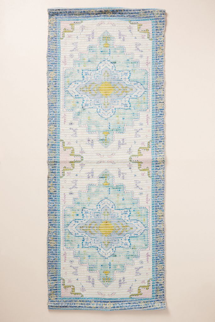 French style bathroom rugs. Classic and Parisian or French Country.