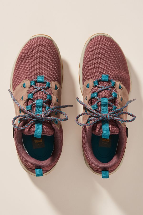 teva arrowood venture mid waterproof
