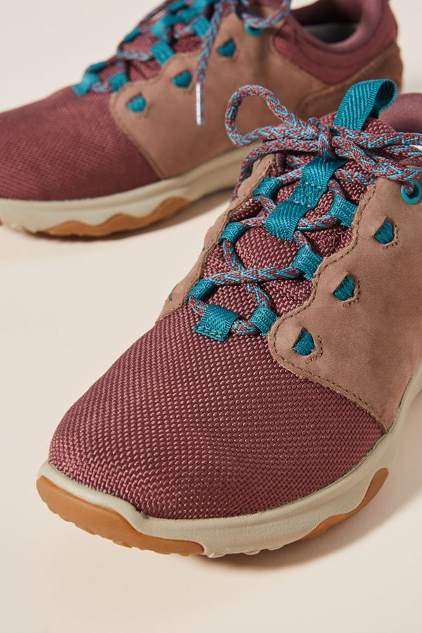teva arrowood venture mid waterproof