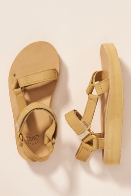 beige tevas