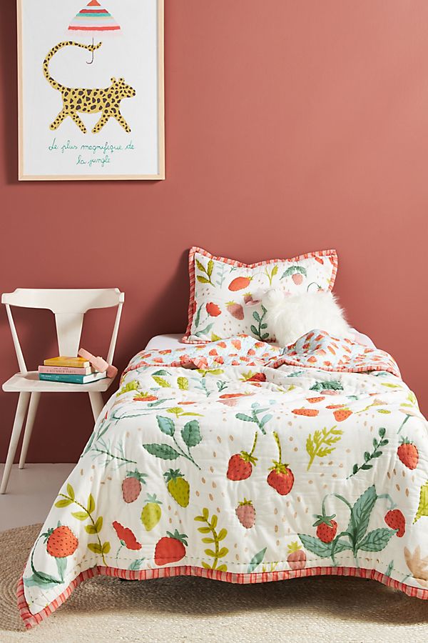 Slide View: 1: Amelina Kids Quilt