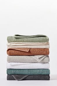 Slide View: 2: Coyuchi Air Weight Organic Oversized Hand Towel