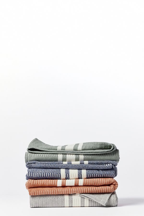 Slide View: 1: Coyuchi Cirrus Supersoft Organic Throw