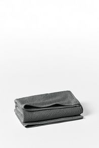 Slide View: 1: Coyuchi Air Weight Organic Guest Towel