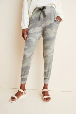 sundry camo joggers