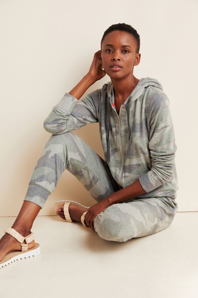 sundry camo joggers