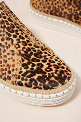 j slides karla leopard