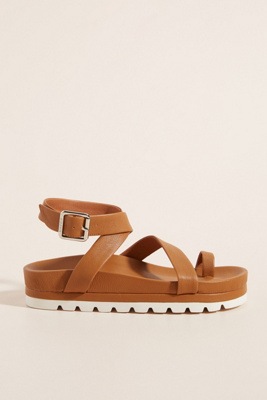 toe loop sandals