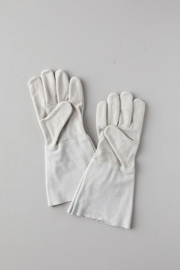 Slide View: 3: Suede Gauntlet Garden Gloves