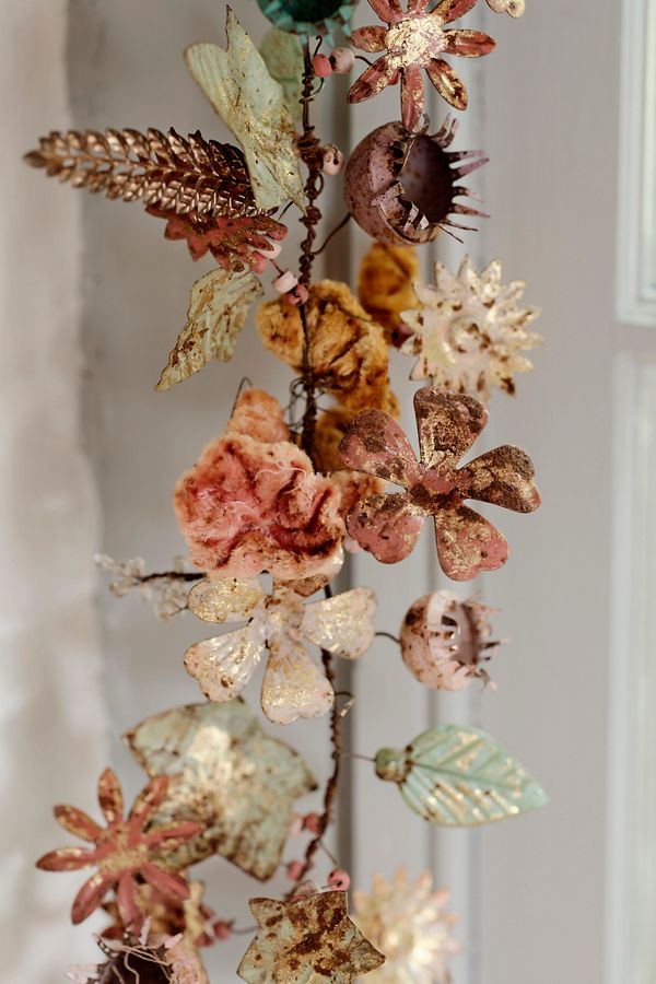 Slide View: 2: Gilded Botanicals Iron + Velvet Garland